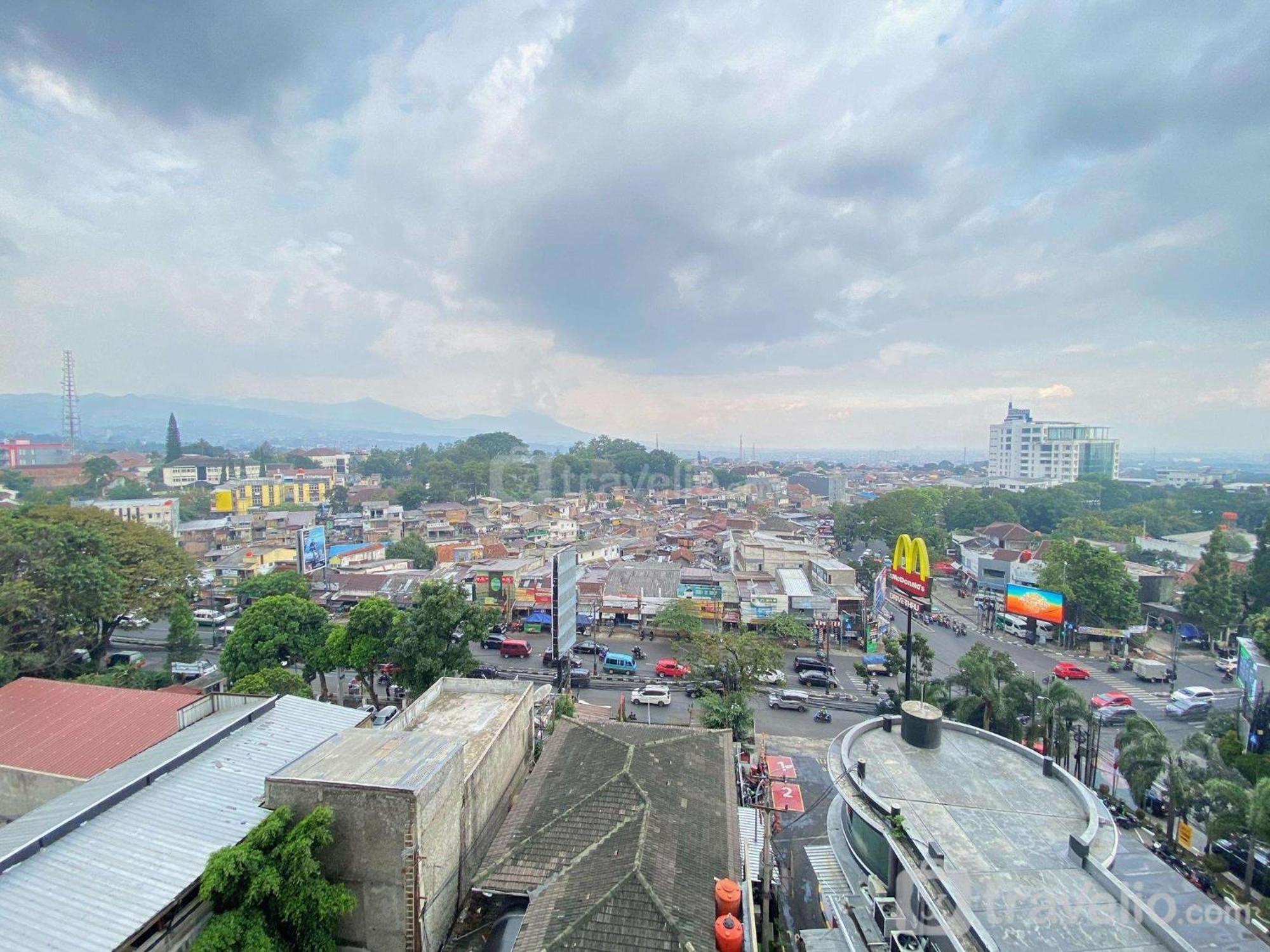 Cozy 2br At Dago Butik By Travelio